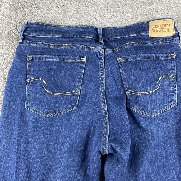 Singnature Levis  Capri Jeans Womens 12‎ Blue Dark Wash Mid Rise - Picture 13 of 15